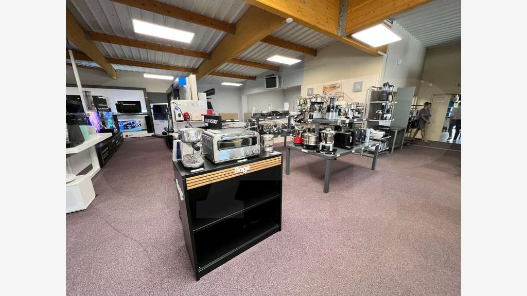 A vendre local 571m² à Vitré ZA de la Baratière