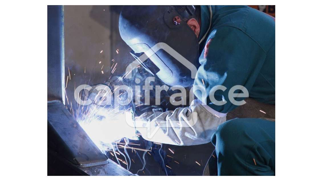 Local d'activités 280m² à vendre à Périgueux 24