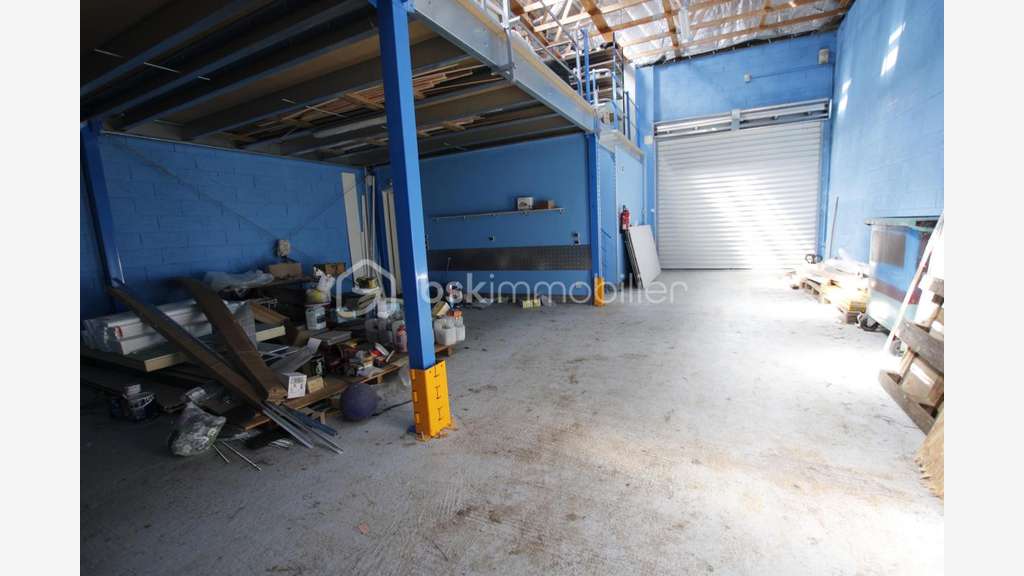 Vente local industriel 194m² à Blandy les Tours