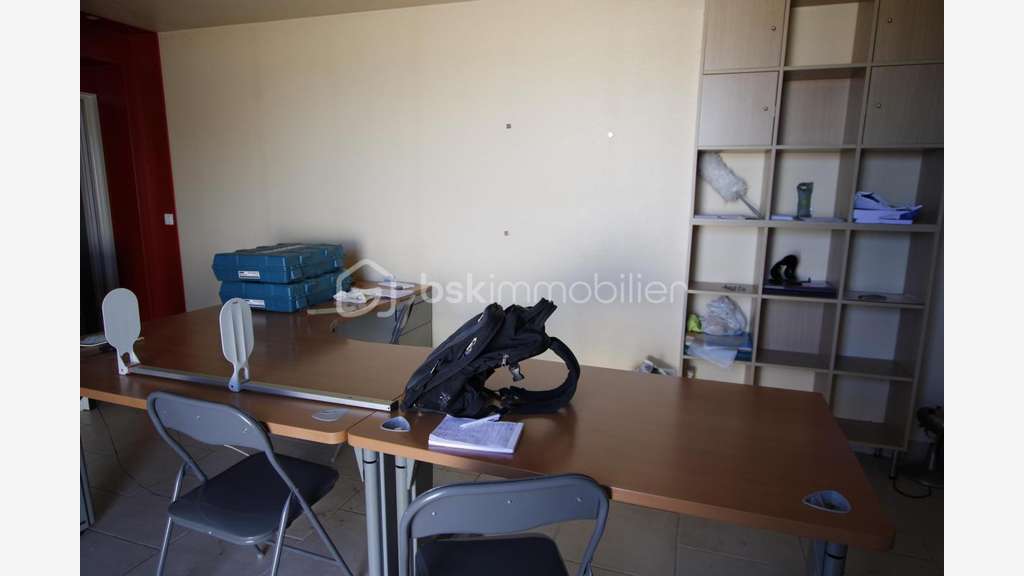 Vente local industriel 194m² à Blandy les Tours