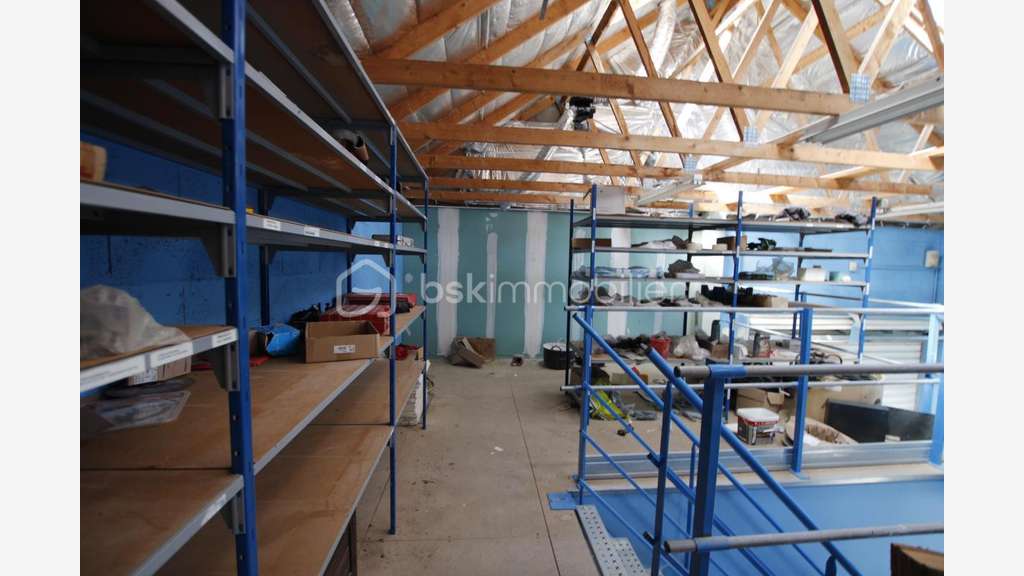 Vente local industriel 194m² à Blandy les Tours