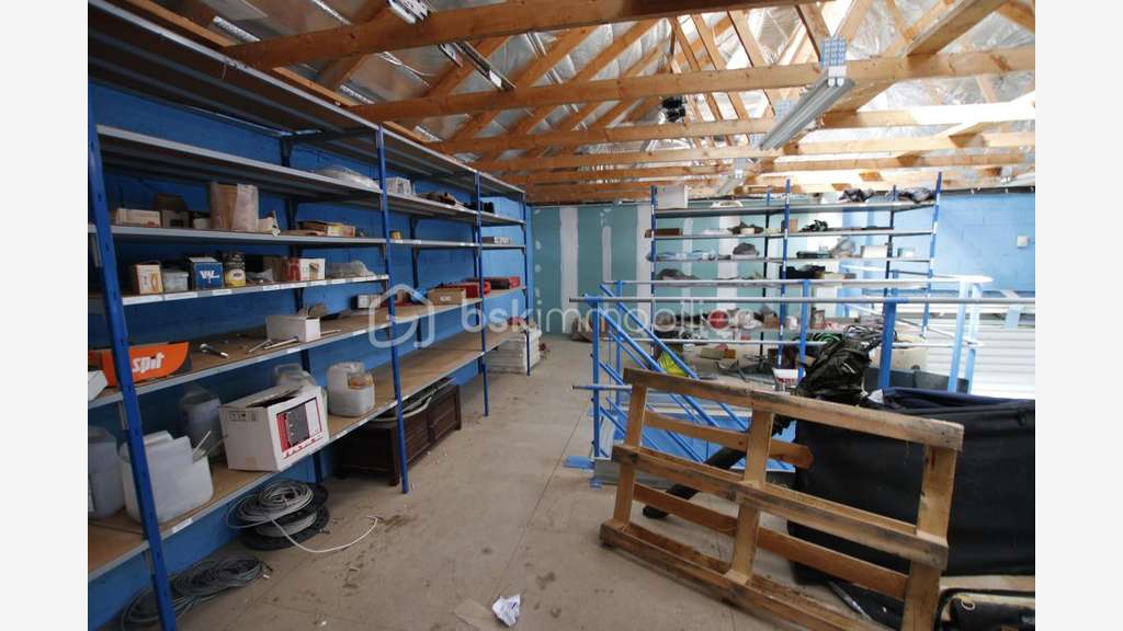 Vente local industriel 194m² à Blandy les Tours