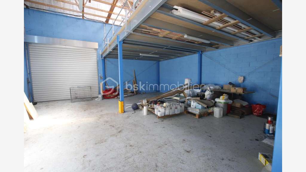Vente local industriel 194m² à Blandy les Tours
