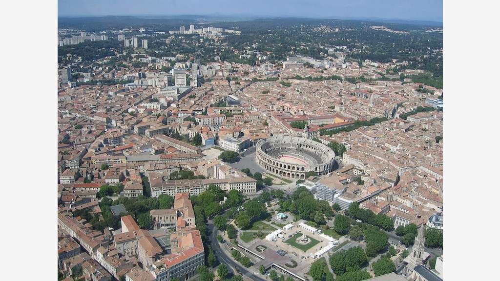 Local commercial  loué 228m² à vendre 30000 Nîmes