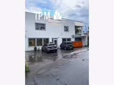 Vente local commercial/activités 402 m² 13012