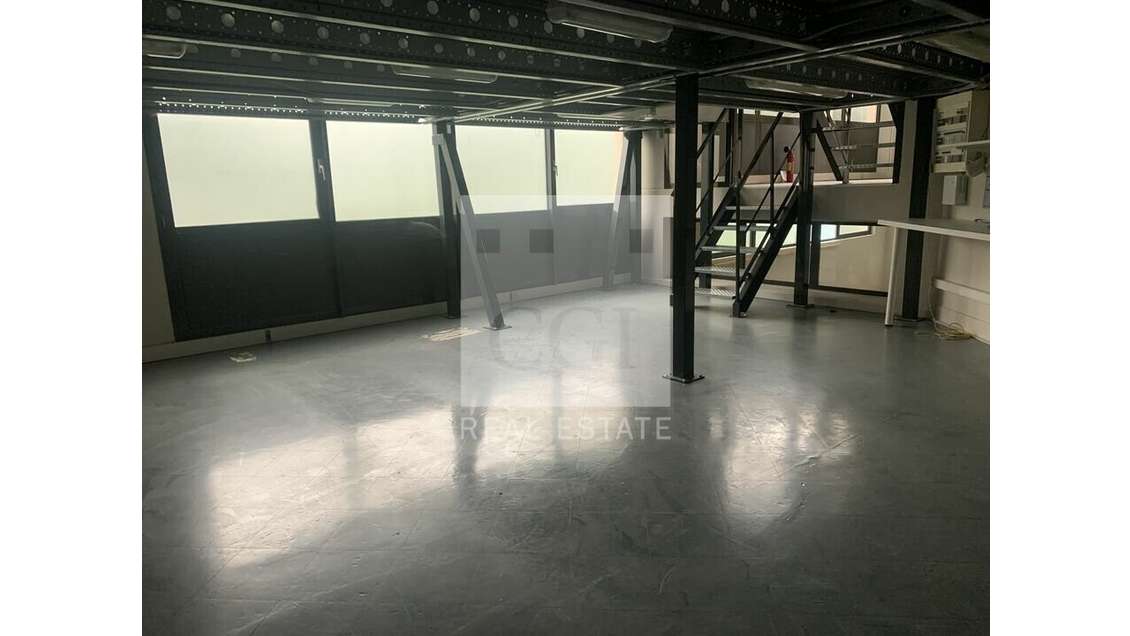 Vente local d'activité 222m² à Bron