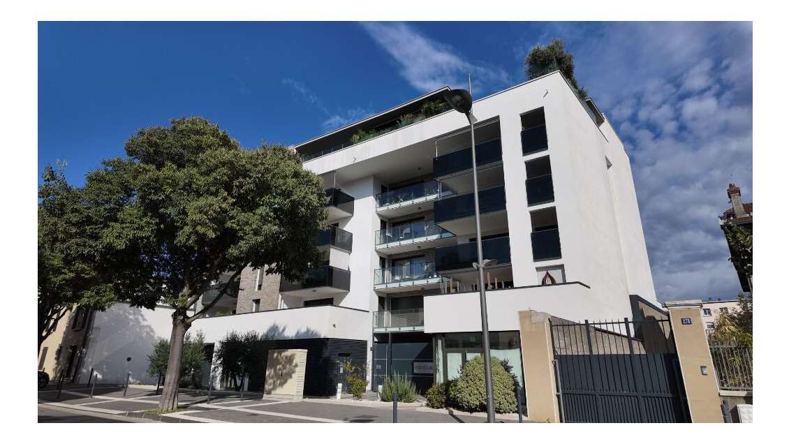 Vente local commercial 71m² en VEFA à Valence