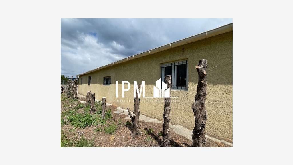 Vente local 204m² forte visibilité à Peyrolles