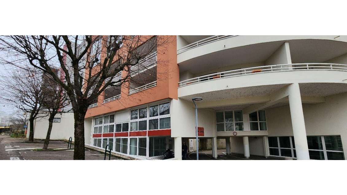 Vente local 98m² rue des Jardins à Besançon
