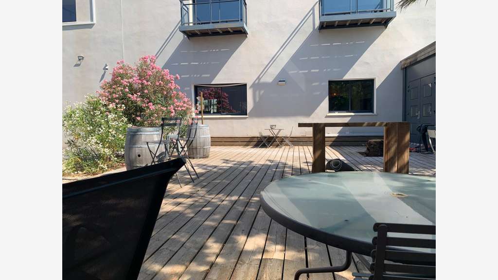 Local professionnel : bureaux + entrepôt