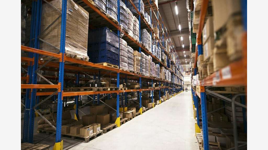 LOCAL PROFESSIONNEL / ENTREPÔT (38)