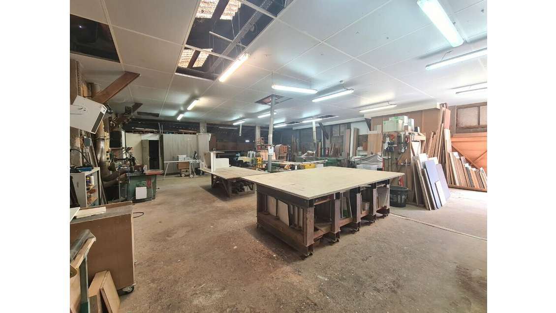 Vente local 390m² Antibes ZA La Fontonne