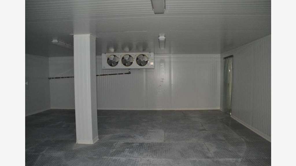 AV bâtiment agroalimentaire 1700m² à Blois