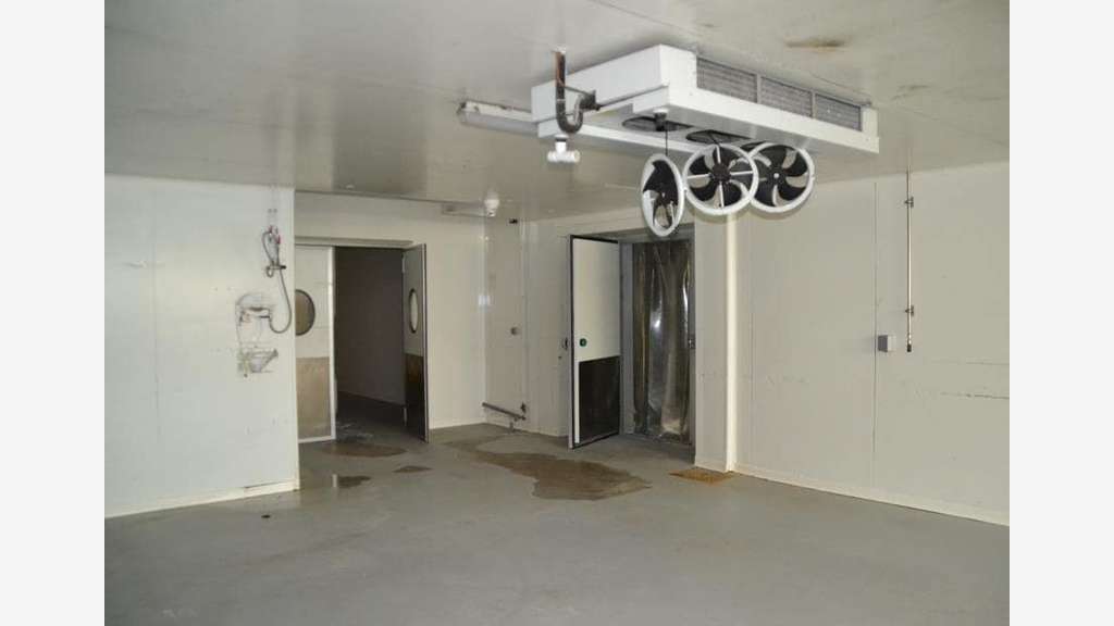 AV bâtiment agroalimentaire 1700m² à Blois