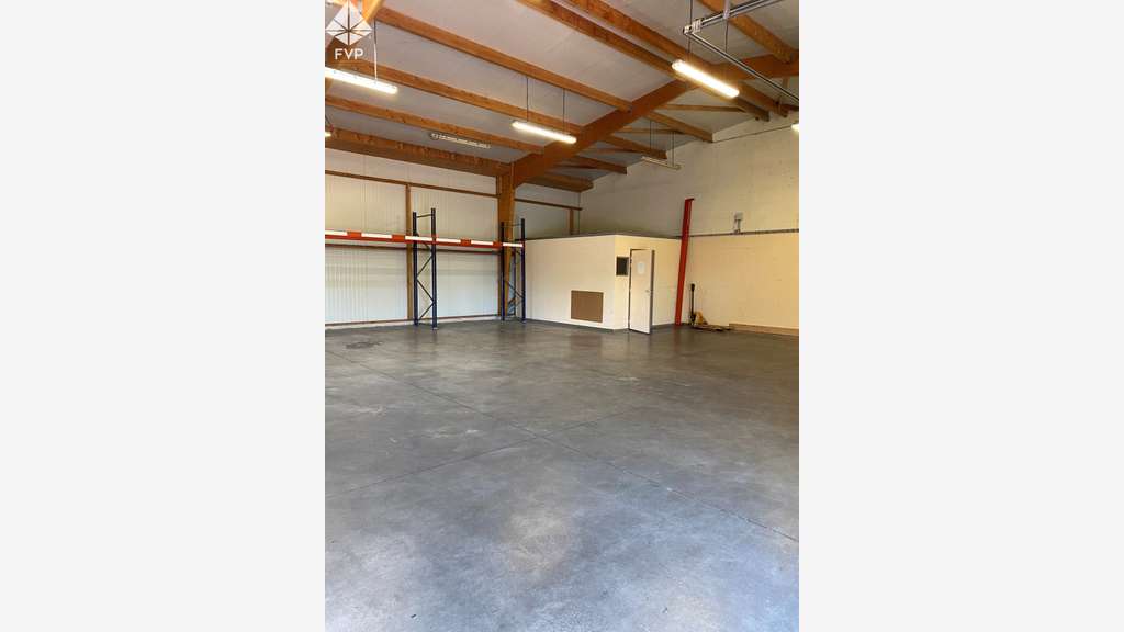 A vendre bâtiment industriel de 335m² à Goderville