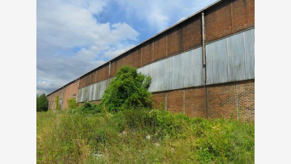 À vendre entrepôt de 5 100m² à Bully-les-Mines