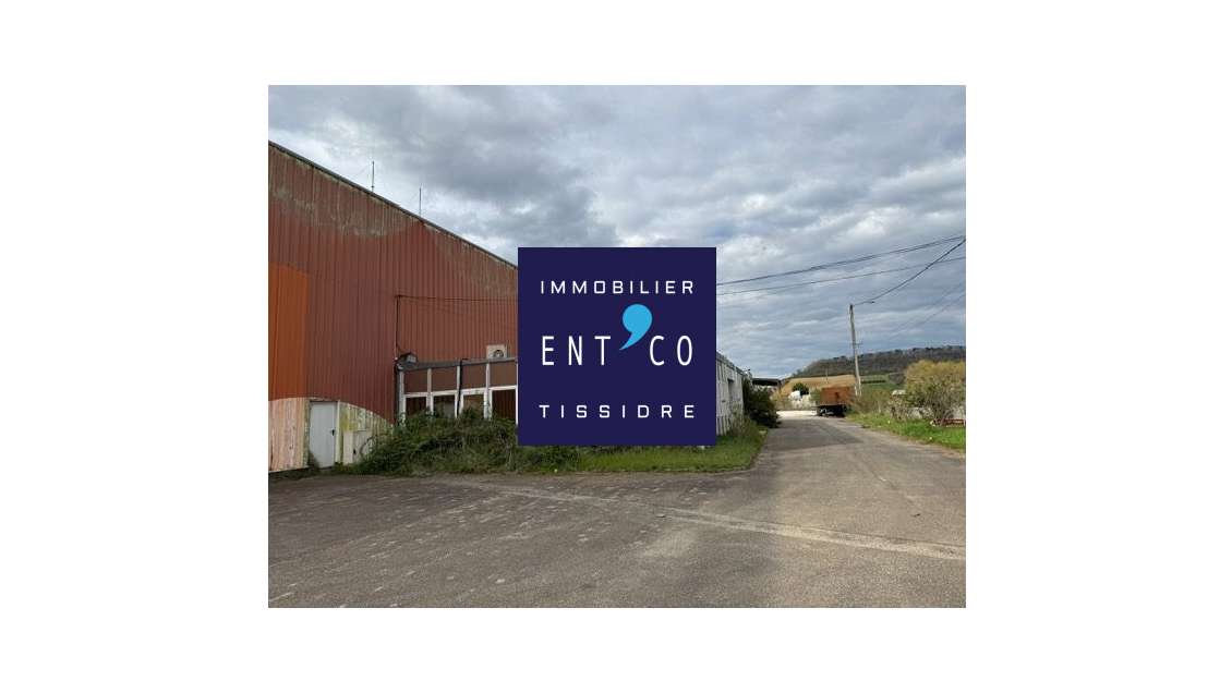 AV entrepôt spacieux et fonctionnel à Castelculier