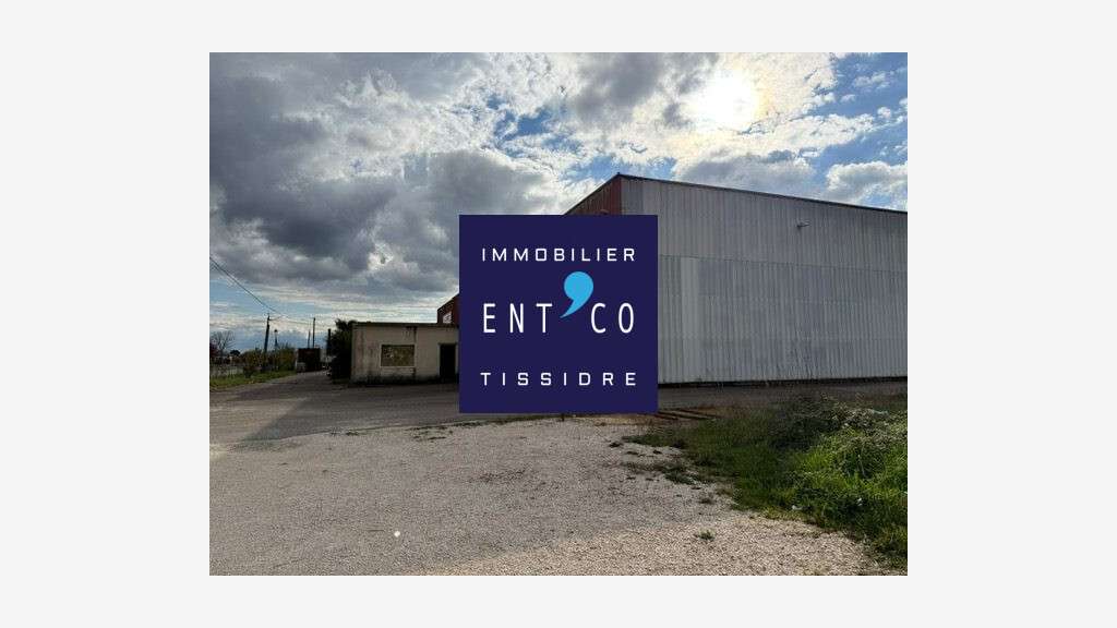 AV entrepôt spacieux et fonctionnel à Castelculier