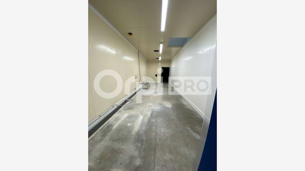 Bâtiment d'activité 1100m² à vendre à Caylus