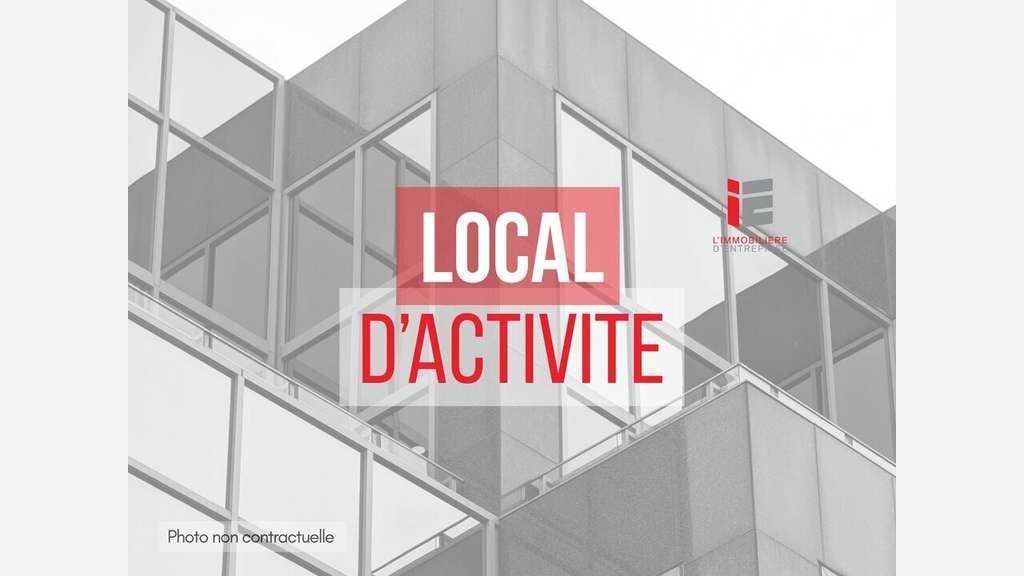 Local d'activité 295m² à vendre en ZA à La Mézière