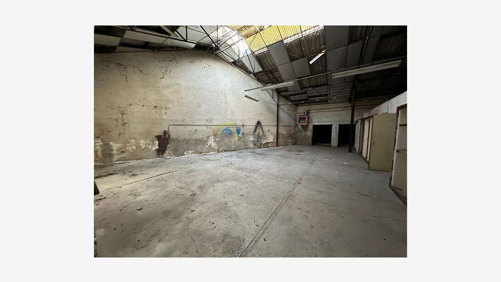 AV local d'activité 945m² à Limas Rue de Maladière