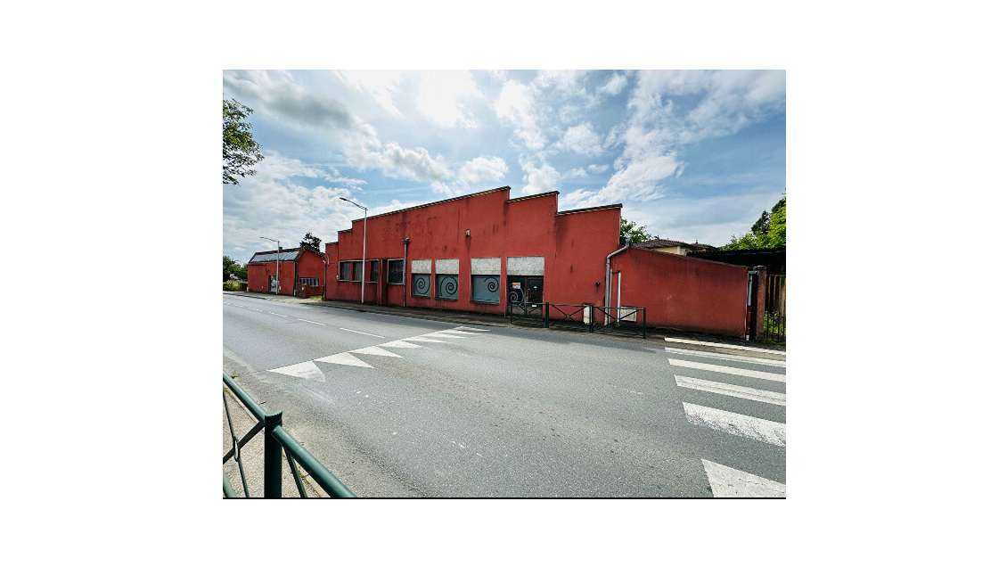 AV local d'activité 945m² à Limas Rue de Maladière