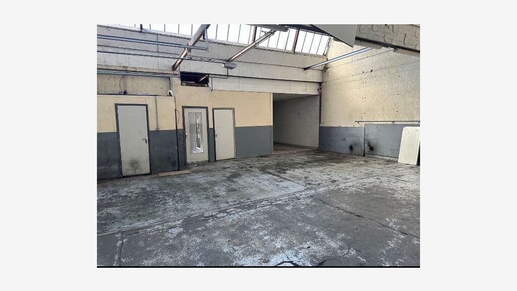 AV local d'activité 945m² à Limas Rue de Maladière