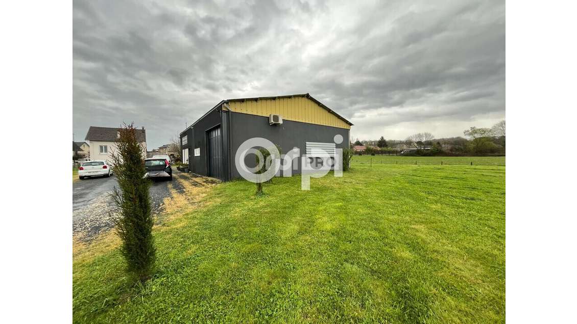 Vente local rénové 190m² sur 2000m² à Mansac