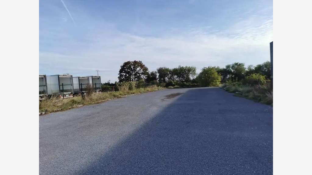 À vendre local industriel 3200m² à Reims