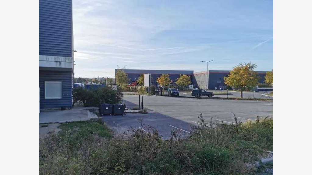 À vendre local industriel 3200m² à Reims