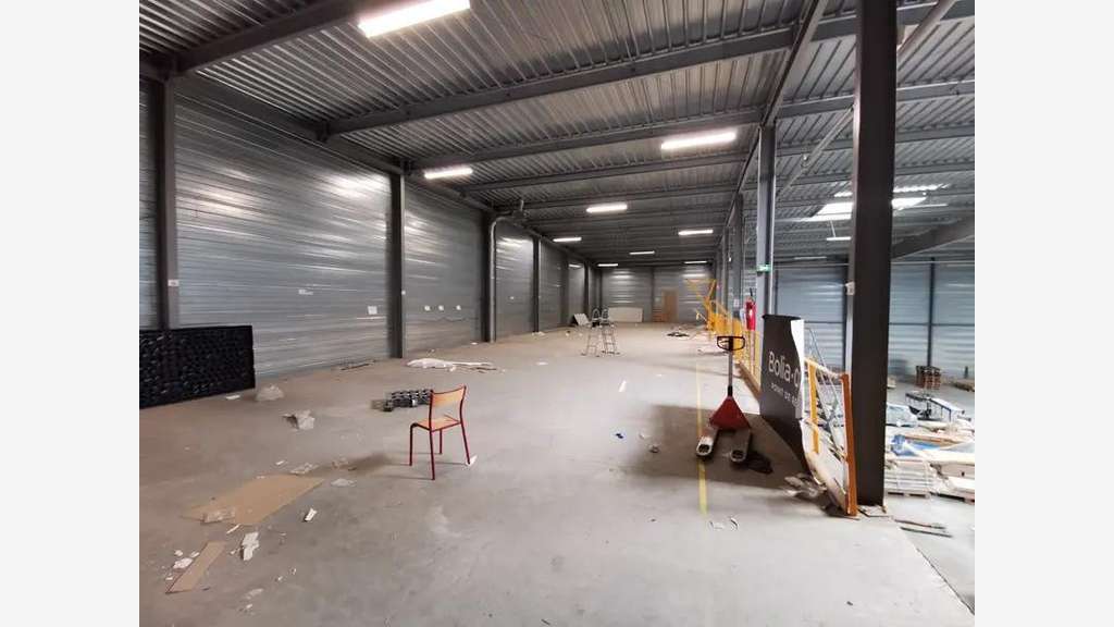 À vendre local industriel 3200m² à Reims