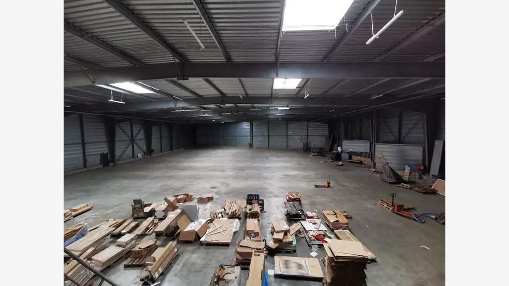 À vendre local industriel 3200m² à Reims