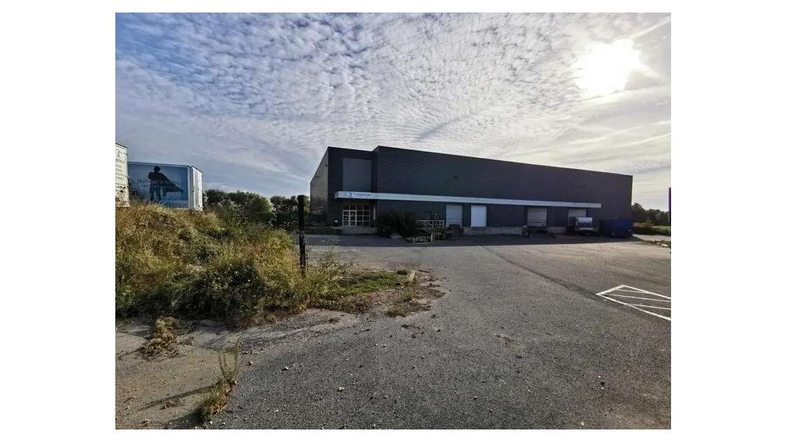 À vendre local industriel 3200m² à Reims 