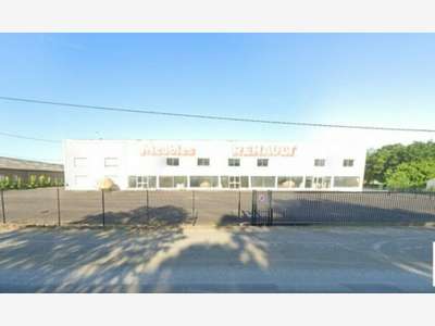 Local 2000m² sur 6671m² à vendre à Saint-Domineuc