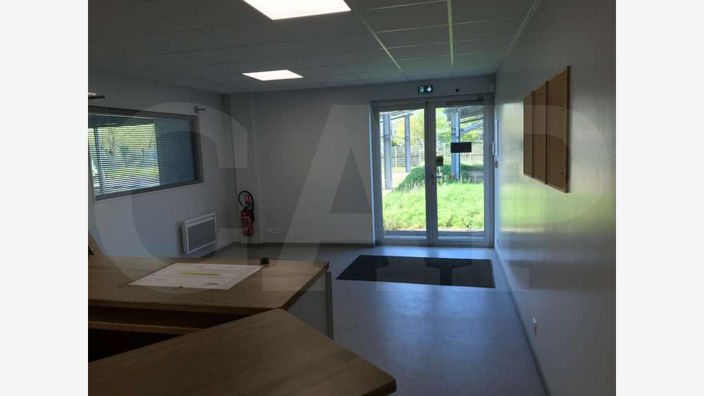 Opportunité bâtiment 1520m² à St-Étienne-en-Coglès