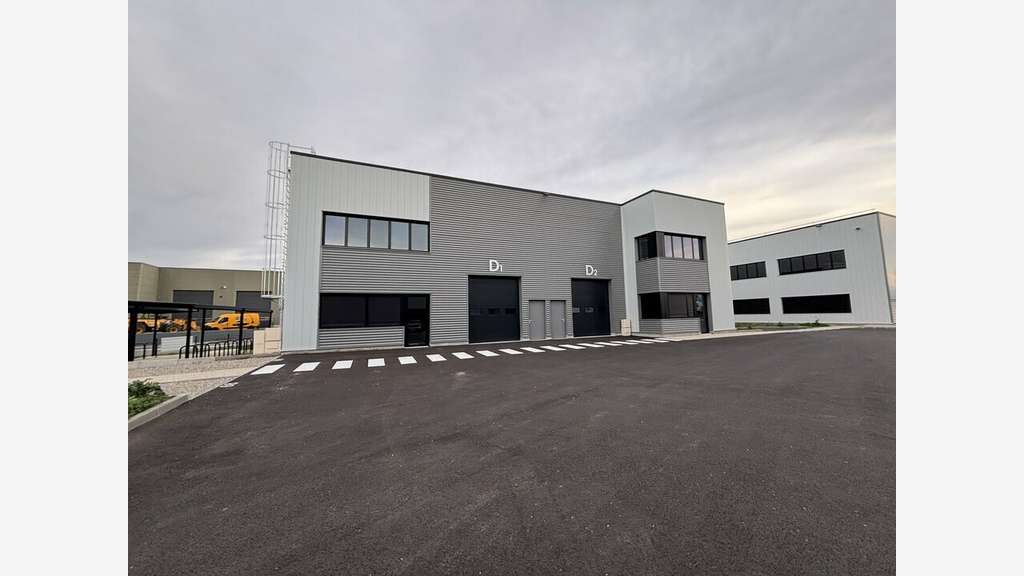 Vente local 4301m² ZI Les Lônes à Pierre-Bénite