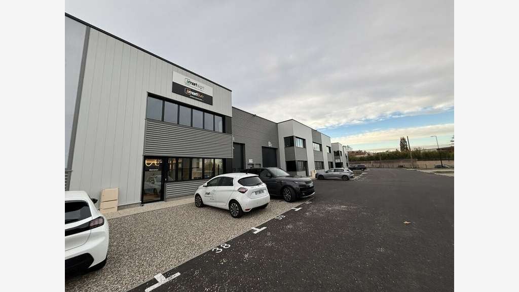 Vente local 4301m² ZI Les Lônes à Pierre-Bénite