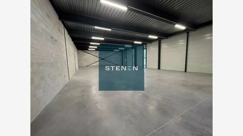 Vente VEFA locaux d'activités 578m² à Rousset