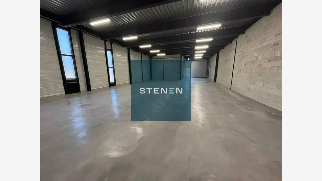 Vente VEFA locaux d'activités 578m² à Rousset