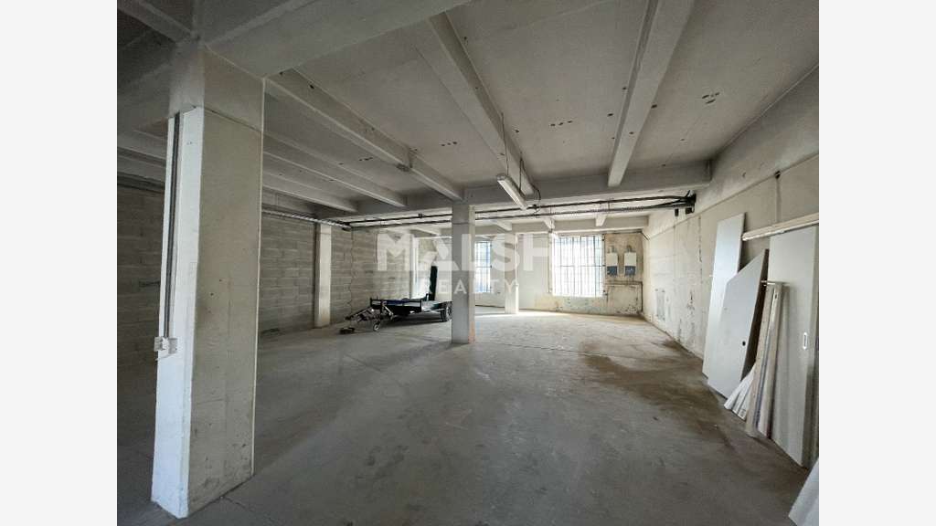 Locaux d'activités 754m² à vendre à Saint Fons