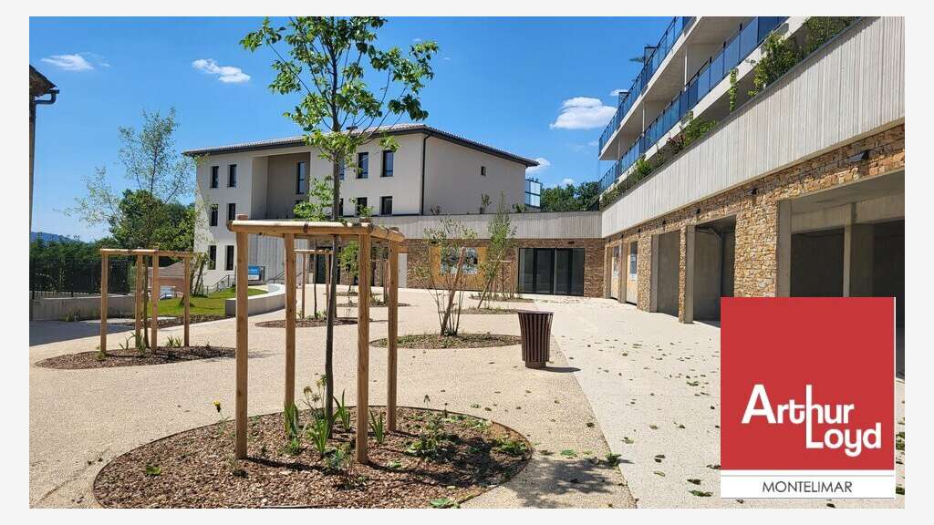 Local commercial neuf 168m² à vendre en RDC Allan