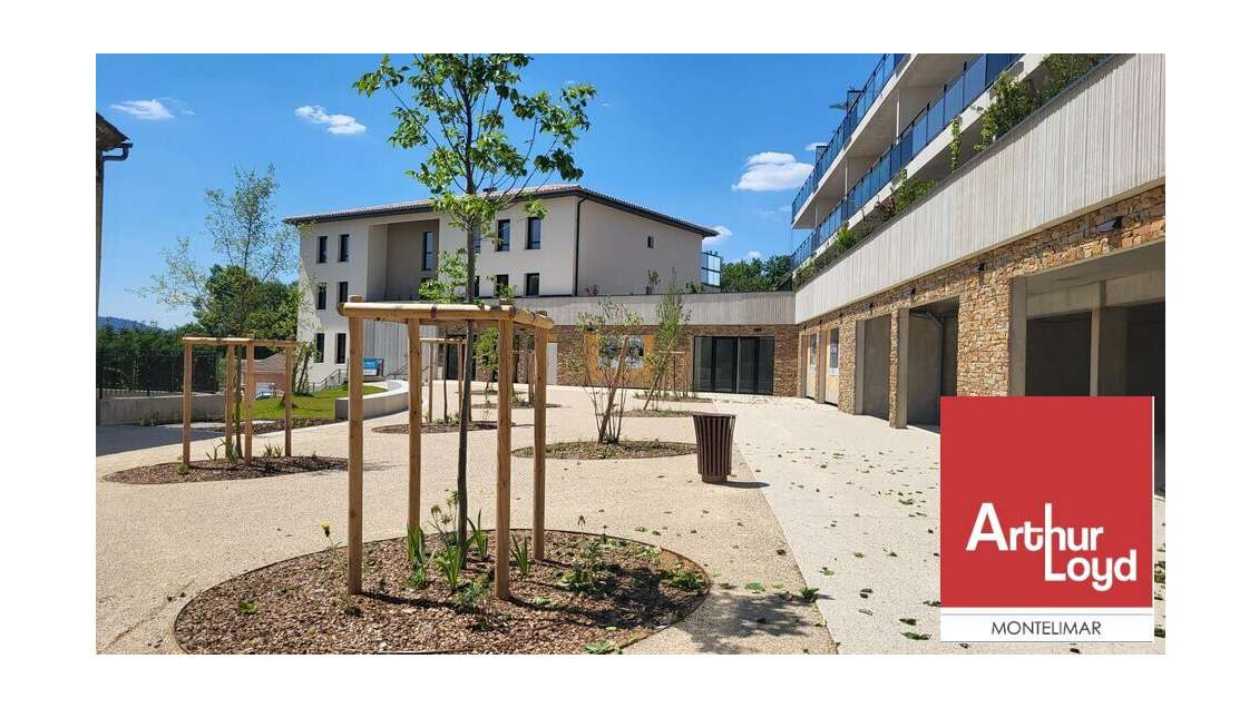 Local commercial neuf 168m² à vendre en RDC Allan