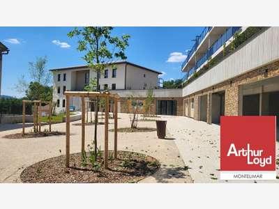 Local commercial neuf 168m² à vendre en RDC Allan