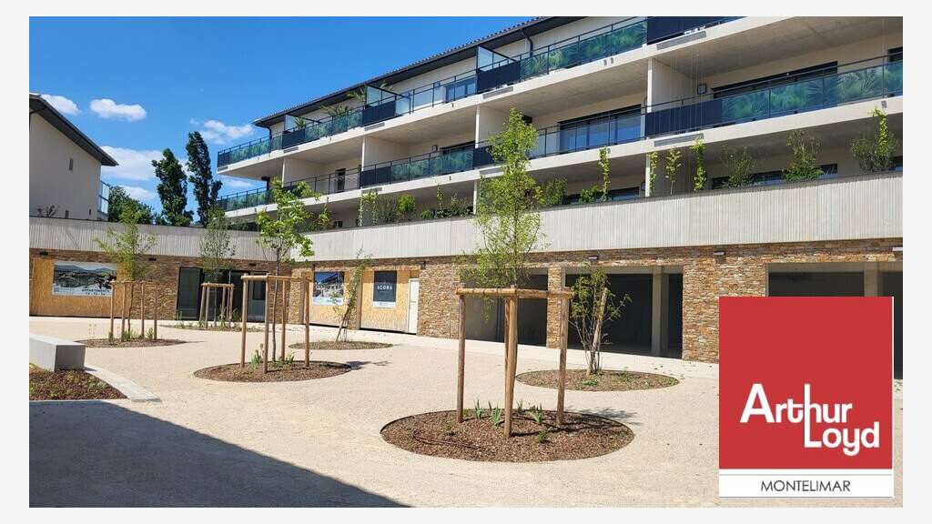 Local commercial neuf 168m² à vendre en RDC Allan