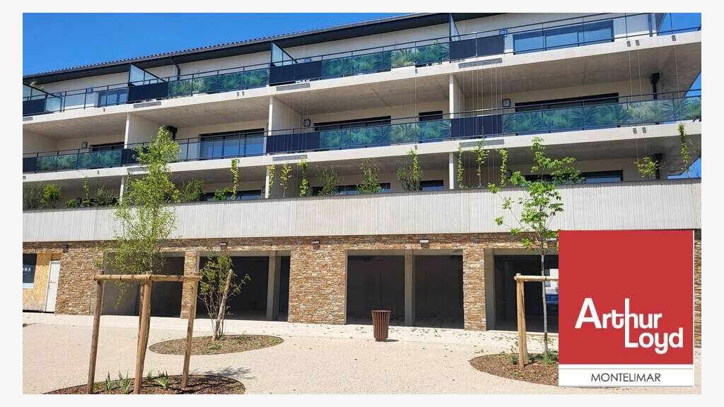 Local commercial neuf 168m² à vendre en RDC Allan