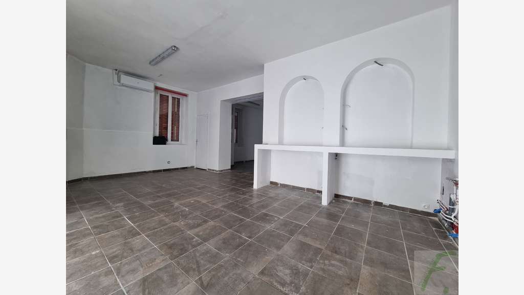 A vendre murs local commercial 90m² à Chambéry