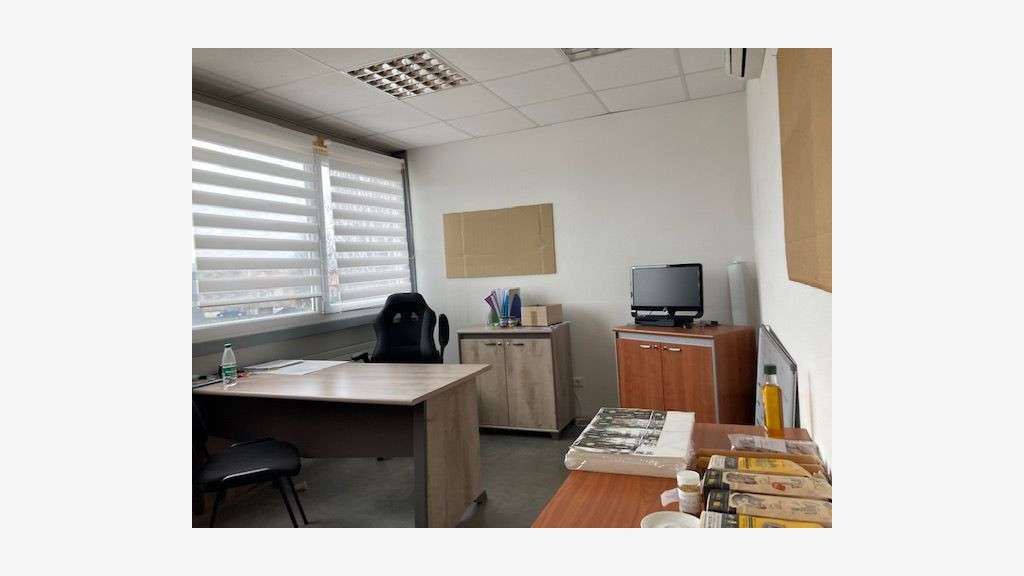 Locaux 730m² à vendre à Cournon-d'Auvergne