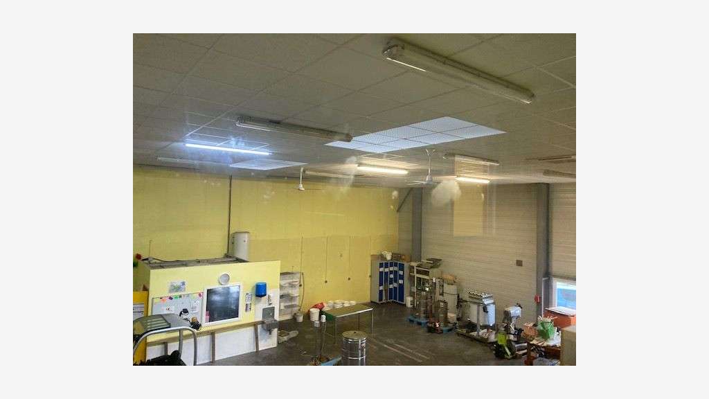 Locaux 730m² à vendre à Cournon-d'Auvergne