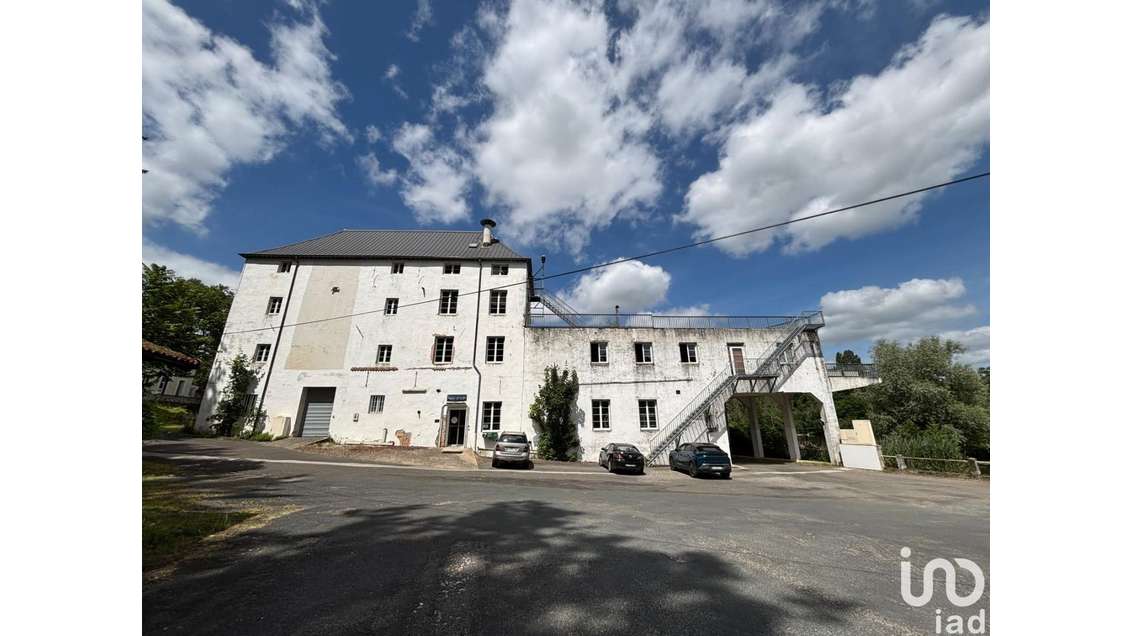 AV immeuble commercial d’exception 960m² à Cuisery