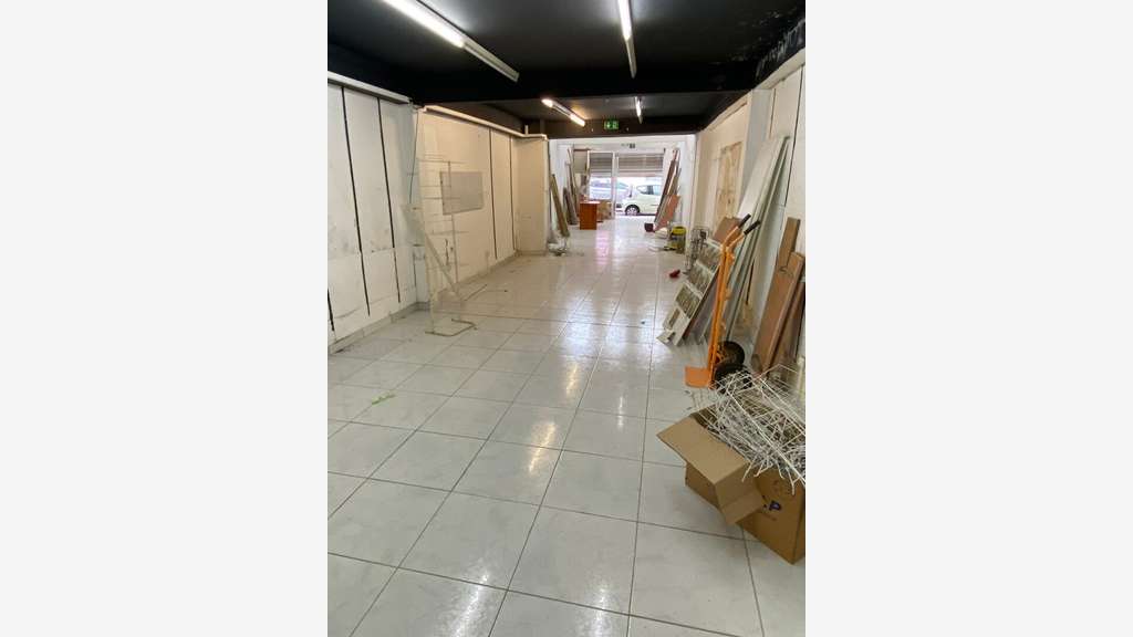 Vente local commercial 180m² à Fort-de-France